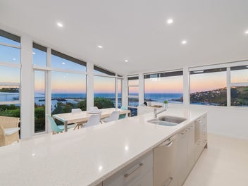 Laidback and Luxurious Oceanic Lifestyle