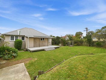 Corner Site in Hillcrest - Unlock the Potential!