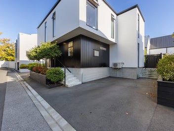 Merivale Gem – Near-New & Zoned for Top Schools