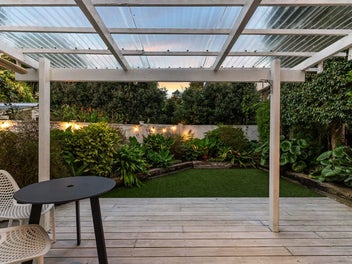 Sun-Drenched City-Fringe Chic