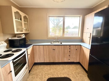 Gladstone - One Bedroom Unit!