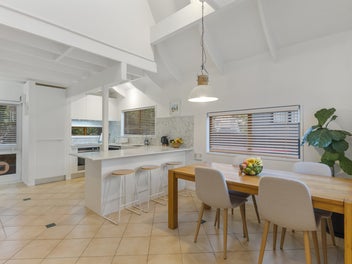 ALPINE-INSPIRED COASTAL LIVING IN RANGI ZONE