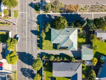 BEST LOCATION IN RUSSLEY