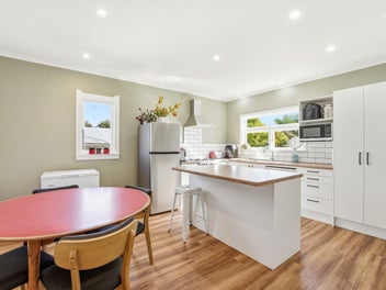 Location | Charm | Modern updates