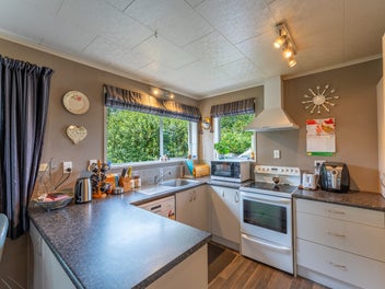 Peaceful Living, Privately Positioned