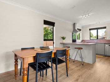 Light Décor – Super Yard – Great Location