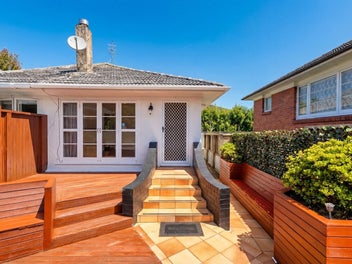 DGZ Epsom: Sunny Garden, City Convenience