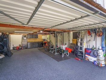 Parklands Position with Family Appeal