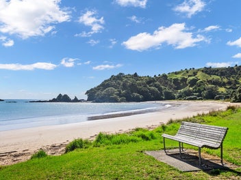 Te Ngaere Bay - Classic Kiwi Escape