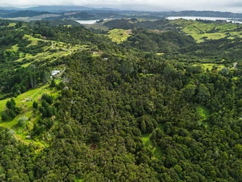 MOTIVATED RETIREMENT SALE Off-Grid Lifestyle Block