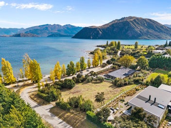 A Landmark Lakefront Opportunity in Wanaka