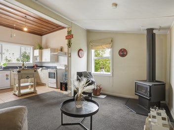 Charming Blue Cottage with Garage