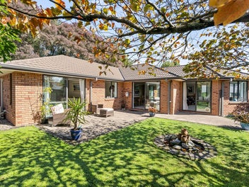Act Fast – Immaculate Home Ready for New Owners!