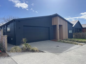 Image 1 of 20
