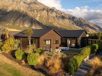 Vendor wants a SOLD sticker!