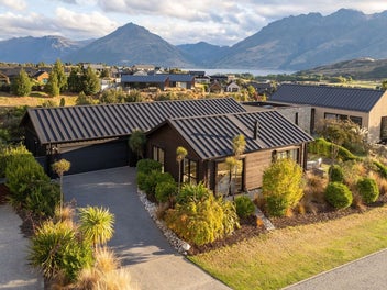 Vendor wants a SOLD sticker!