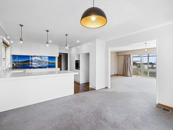 LOCATION, SPACE & FAMILY LIVING