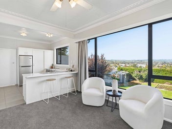 Spacious Family Home with Stunning Views