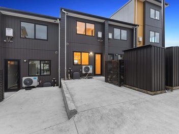 Modern, Freehold & Ready Now