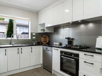 Move-In Ready Home In Takanini !