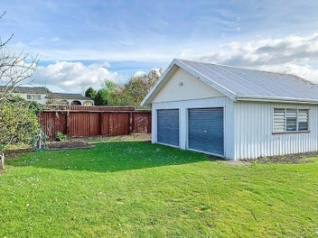 Super sized with great garaging!