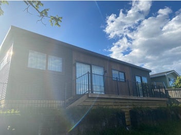 Above Par- Exceptional Elevated Lake Views