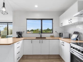 FREEHOLD | INTERNAL GARAGE | HEALTHY HOMES