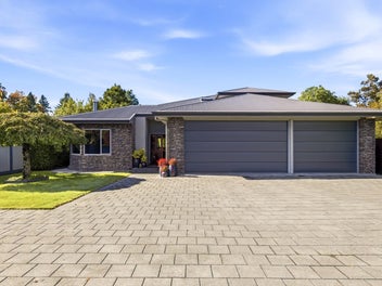 Executive living moments from the Tongariro River