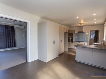 Freehold 809m² – Space & Serious Scope