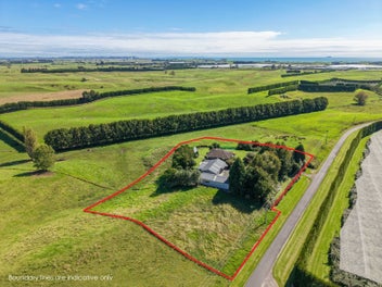 Complete lifestyle package - home, land and sheds