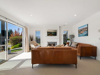 Perfect location, Wanaka living at it's best.