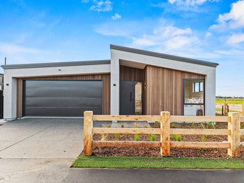 Architectural Living in Oliver Grove