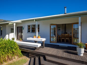 Corner Section - Double Garage & Parking!