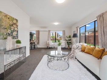 Brick and tile...Single level...Full site!