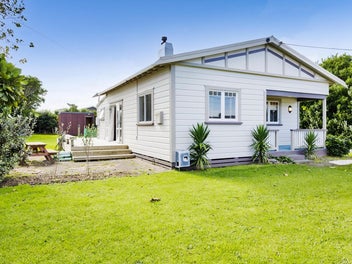 STILL TURNING HEADS AT 91!