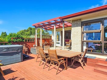 Half-Acre Paradise: Your Family Sunshine Retreat