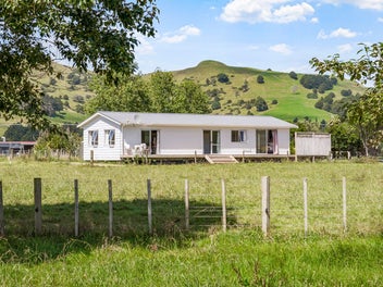 Lifestyle Starter on 1.3ha with Endless Potential