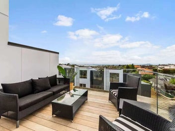 Rangi Zone Corner Lot Freehold Living