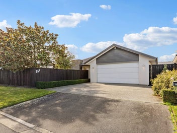 Relocating Owner - Genuine Sale!
