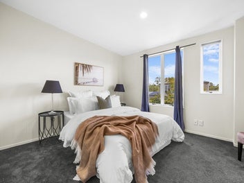 Freehold, Spacious & Move'In Ready Don't Miss Out