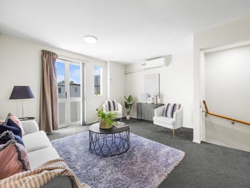 Freehold, Spacious & Move'In Ready Don't Miss Out