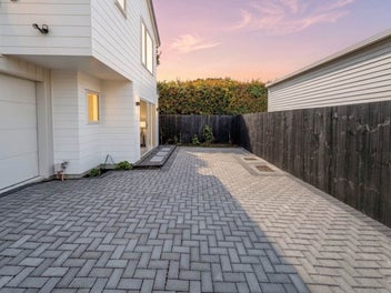 Standalone, Brand New & Ready!