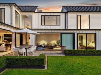 Admired Architecture, Elite location