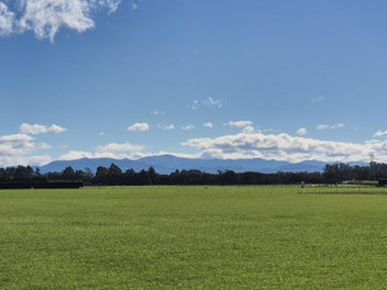 4 hectares with uninterrupted views