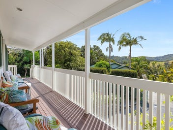 Spacious & Secure with a walk to the beach