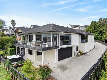 Panoramic Views, Modern Comforts & Versatility