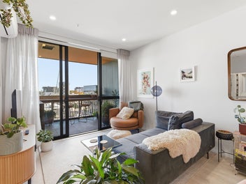 City Living with Style - Comes Fully Furnished