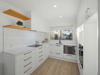 Settle Into Sunlit Simplicity