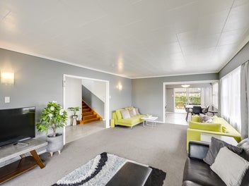 Four Bedrooms Plus Studio In Sought After Location