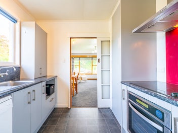 Sunny, Convenient & Easy Living